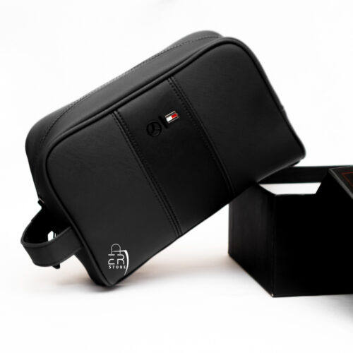 شنطة من تومي هيلفيغر للرجال