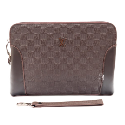 كلاتش من لويس فيتون للرجال بلون بني