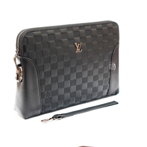 كلاتش من لويس فيتون للرجال بلون أسود