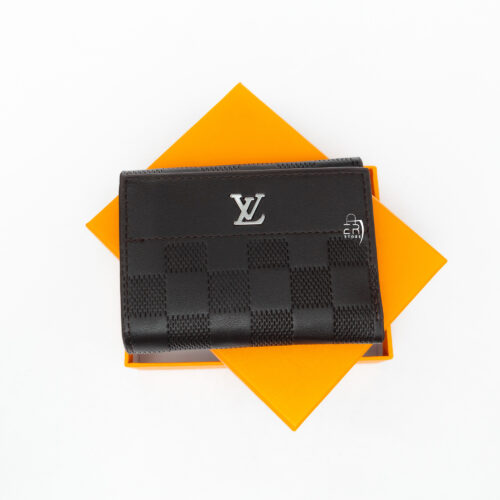 محفظة من لويس فيتون للرجال بلون بني