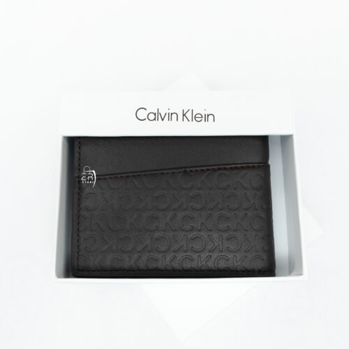 محفظة من كالفن كلاين للرجال بلون بني