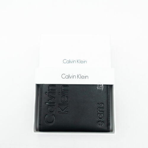 محفظة من كالفن كلاين للرجال بلون أسود