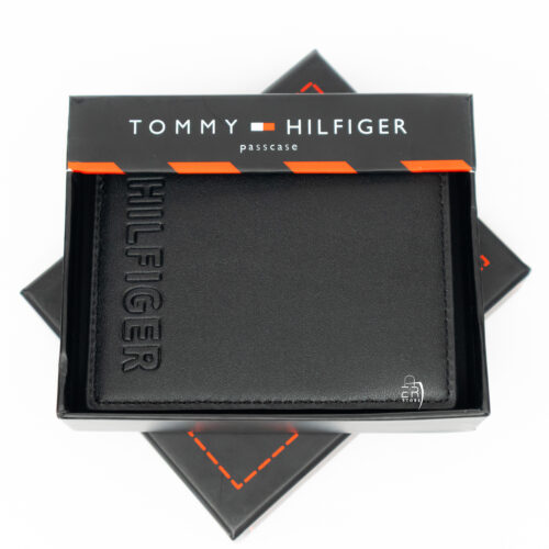 محفظة من تومي هيلفيغرللرجال بلون اسود