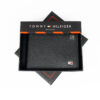 محفظة من تومي هيلفيغرللرجال بلون اسود