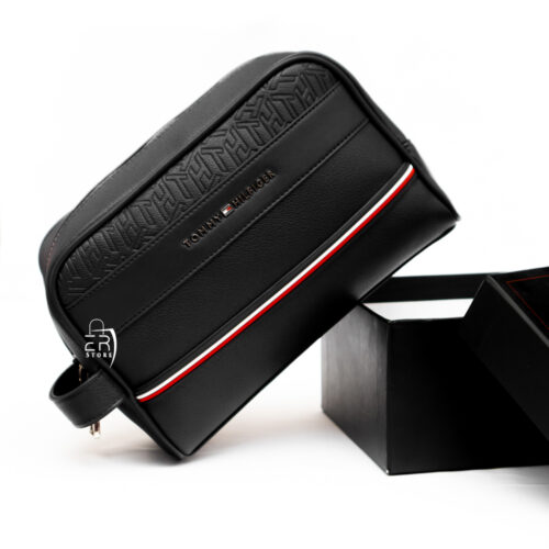 شنطة من تومي هيلفيغر للرجال