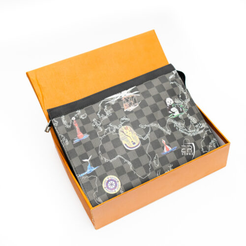 كلاتش من لويس فيتون