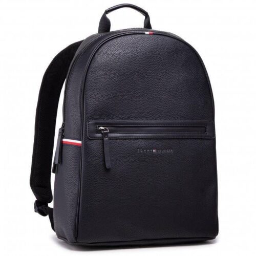 شنطة من تومي هيلفيغر